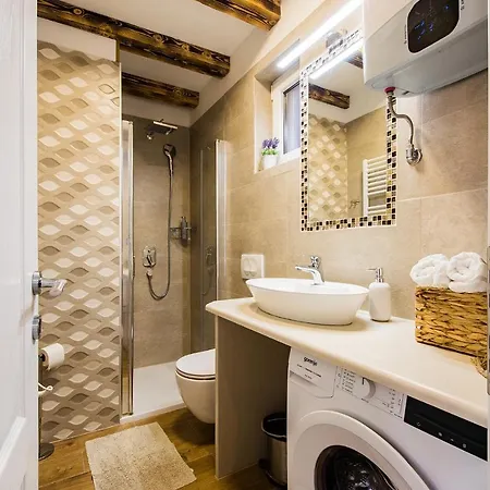 Reval Luxury Stone House Apartments**** *