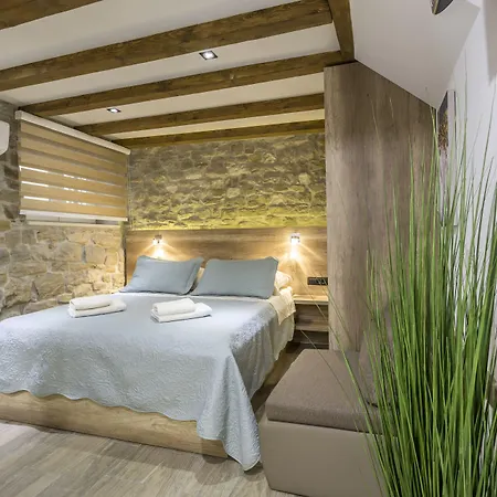 Apartament Reval Luxury Stone House Apartments****