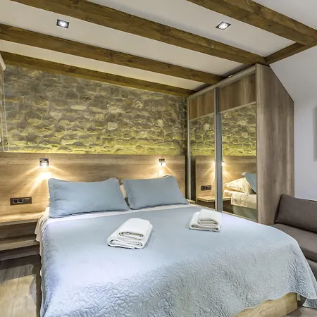 Reval Luxury Stone House Apartments**** Apartament *