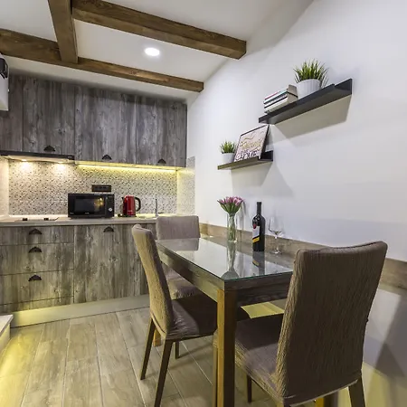 Apartament Reval Luxury Stone House Apartments**** Split