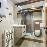 Reval Luxury Stone House Apartments**** 公寓