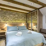 Reval Luxury Stone House Apartments**** 公寓 斯普利特