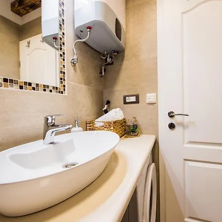 Reval Luxury Stone House Apartments**** Lägenhet